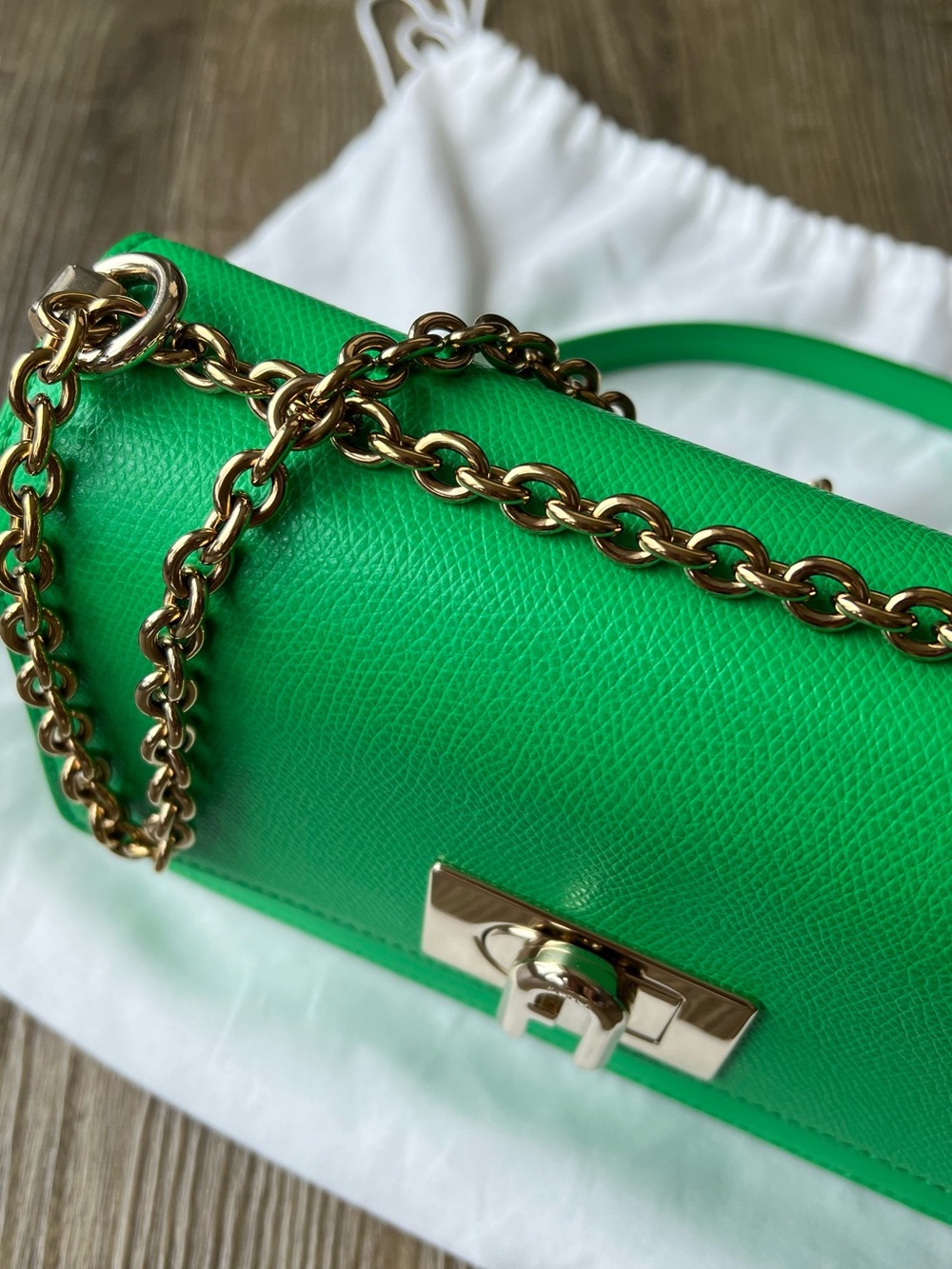 Furla Emerald Green Leather Crossbody with Gold Chain - Picture 6 of 12